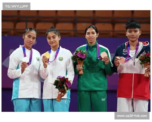 森巴提·木合依提主场首秀判定负于乌兹别克选手希洛拉。